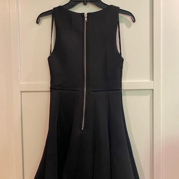 NWT MINKPINK Stagnant Jersey Dress - Picture 5 of 7